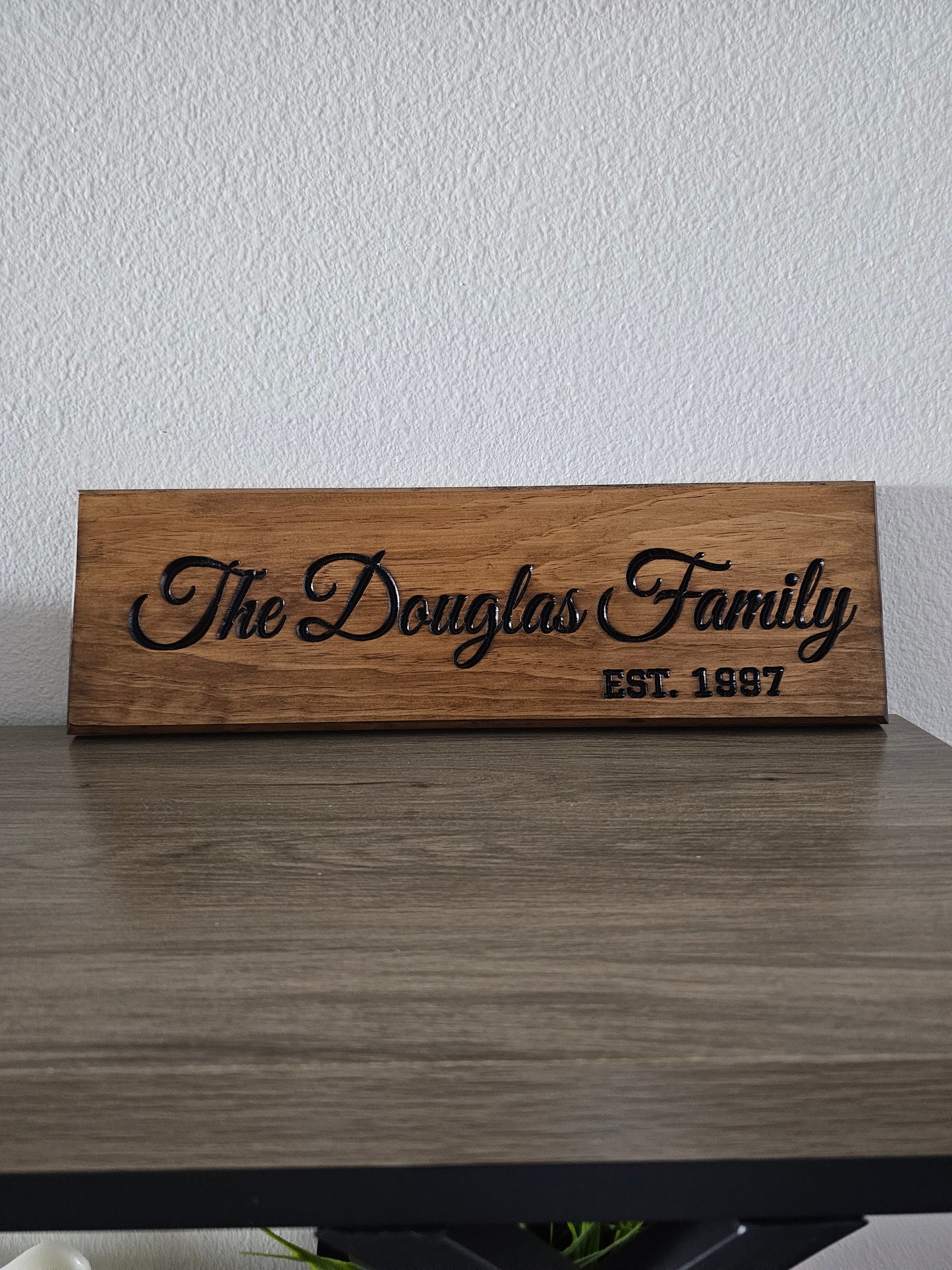 Custom family name plaque
